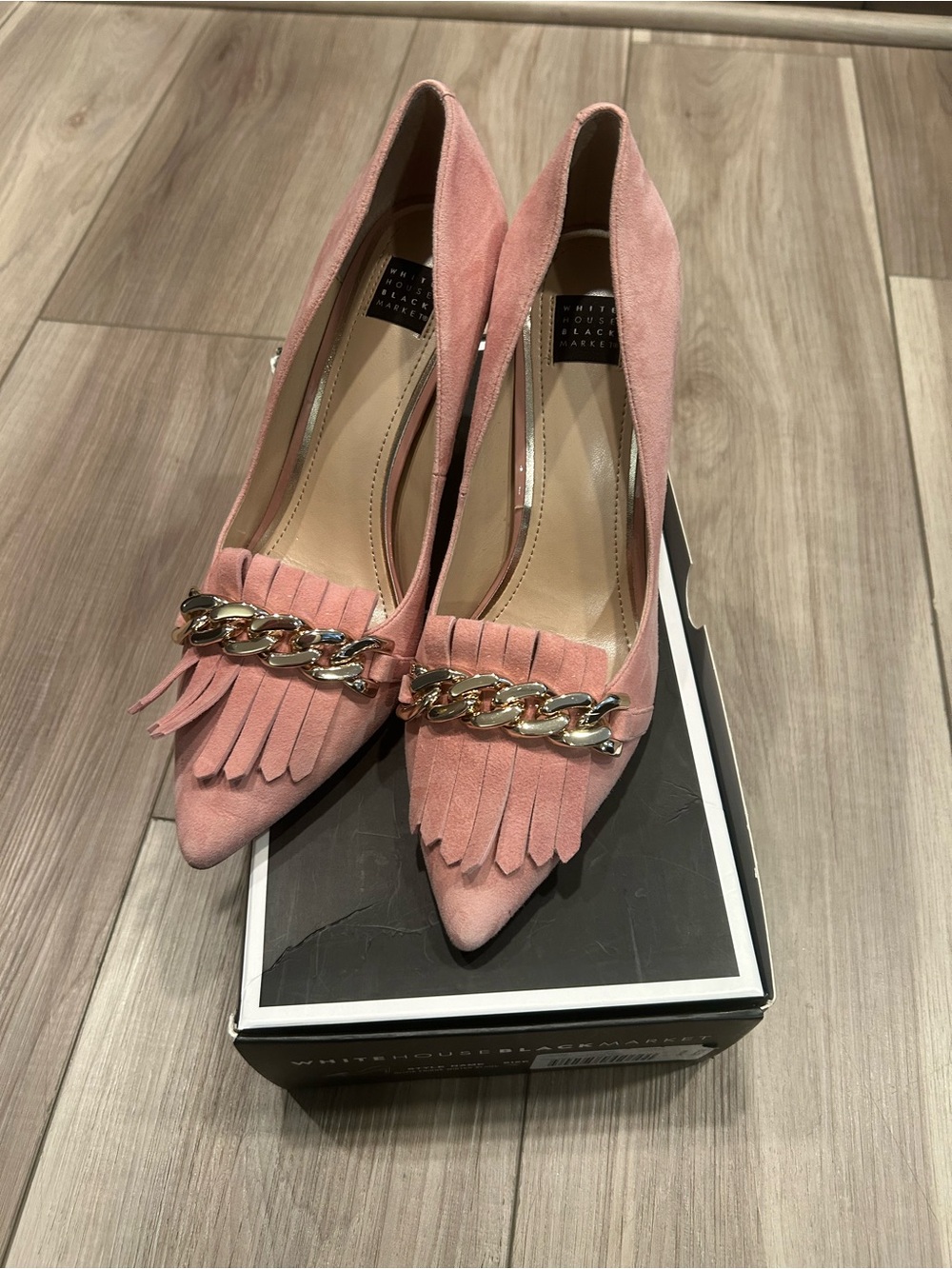 White House Black Market  Women’s Heels Size 8 Pink Suede 3”Pumps